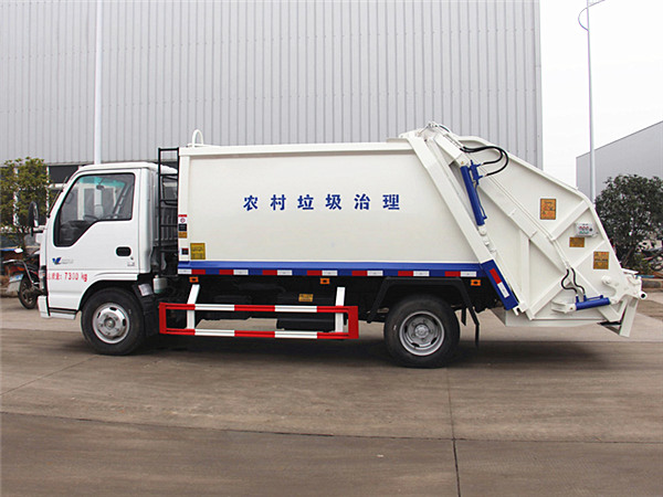 慶鈴壓縮式垃圾車(chē)