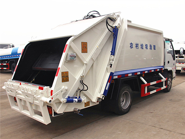 慶鈴壓縮式垃圾車(chē)