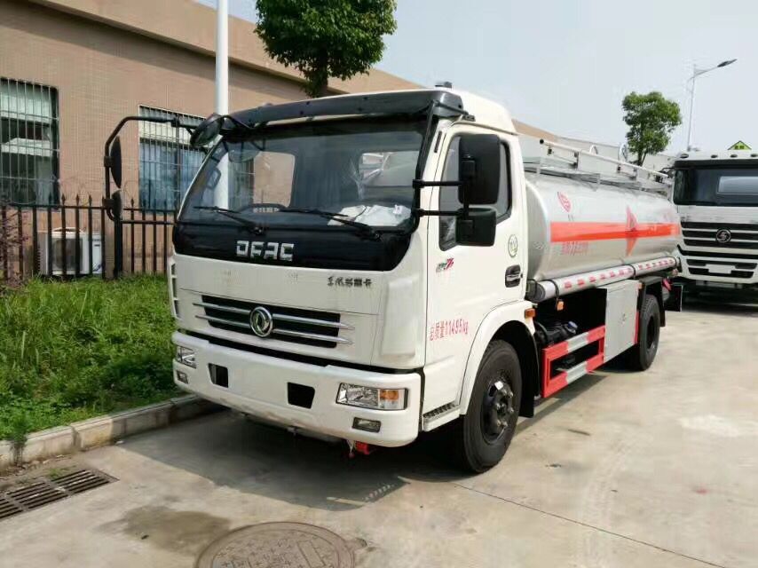 東風(fēng)多利卡8-10噸加油車