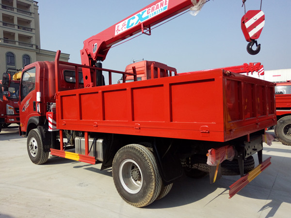 小型王牌3.2噸藍(lán)牌隨車(chē)吊