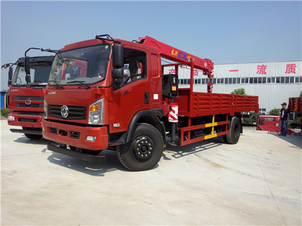 國(guó)五東風(fēng)玉虎6.3噸隨車(chē)吊