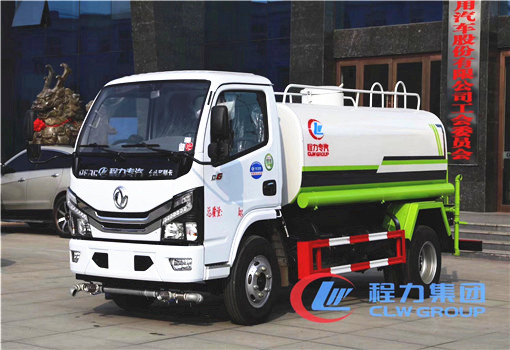 東風(fēng)多利卡國(guó)六5噸灑水車