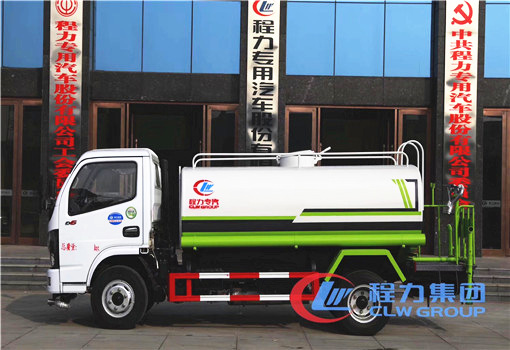 東風(fēng)多利卡國(guó)六5噸灑水車