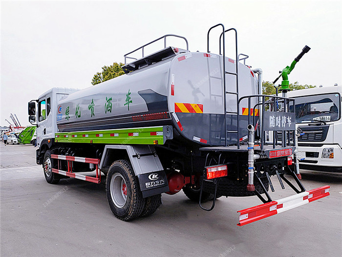 東風(fēng)D9灑水車