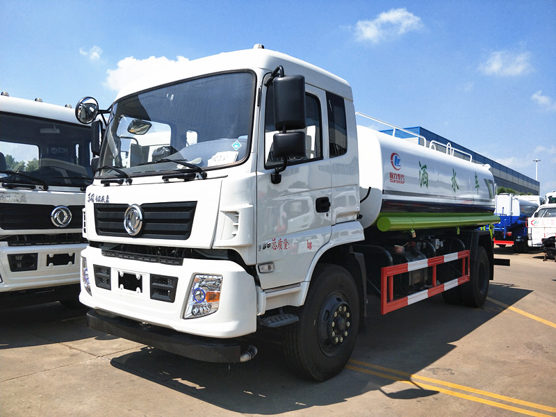 東風(fēng)專底仿天錦灑水車