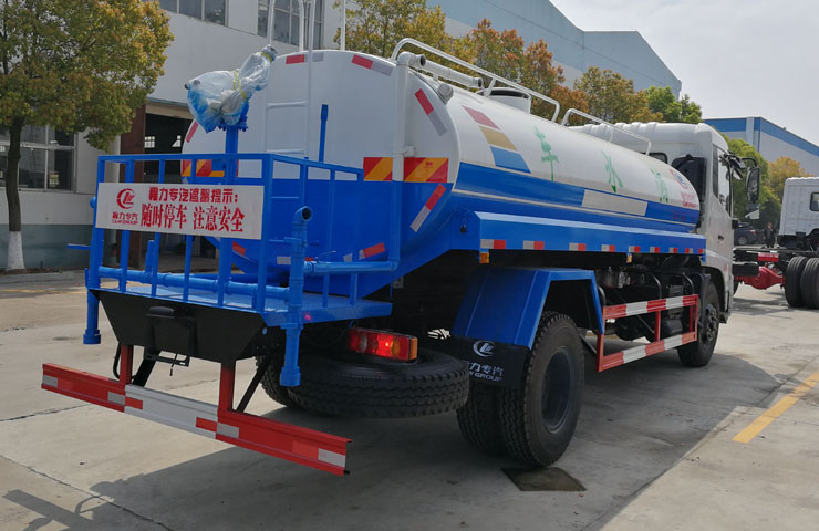 東風(fēng)天錦12噸灑水車(chē)