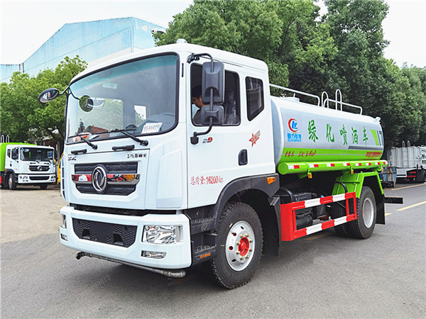 12噸東風(fēng)多利卡D9灑水車(chē)