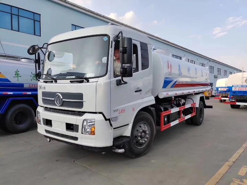 東風(fēng)天錦灑水車
