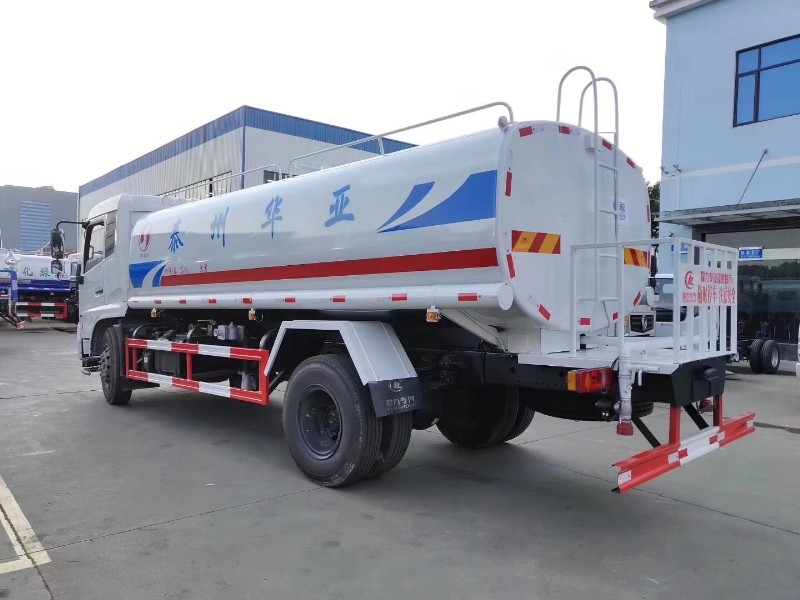 東風(fēng)天錦灑水車