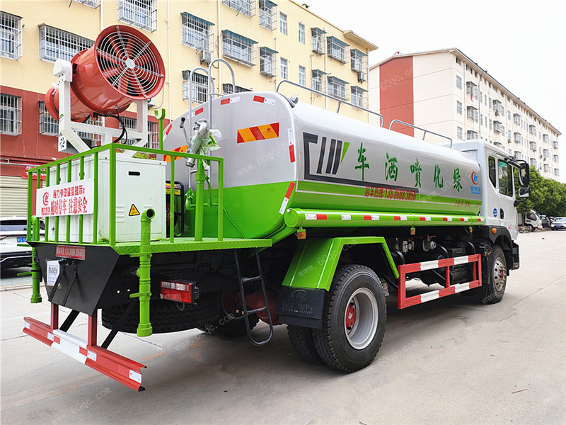 東風(fēng)多利卡D9霧炮車