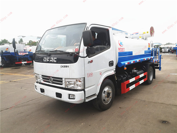 東風(fēng)多利卡D6霧炮車