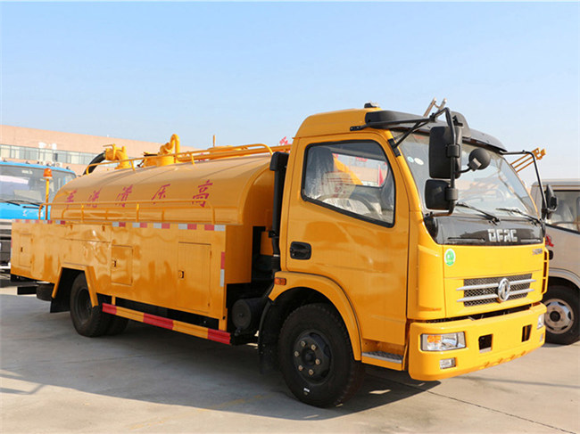 東風(fēng)多利卡8噸高壓清洗車(chē)