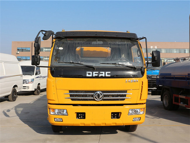 東風(fēng)多利卡8噸高壓清洗車(chē)