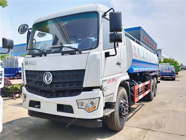 東風(fēng)新款后雙橋灑水車