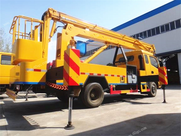 東風(fēng)多利卡18米高空作業(yè)車