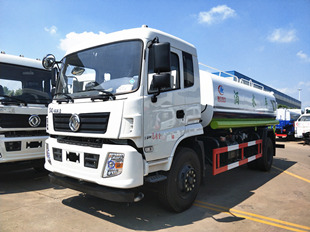 東風(fēng)專(zhuān)底仿天錦灑水車(chē)