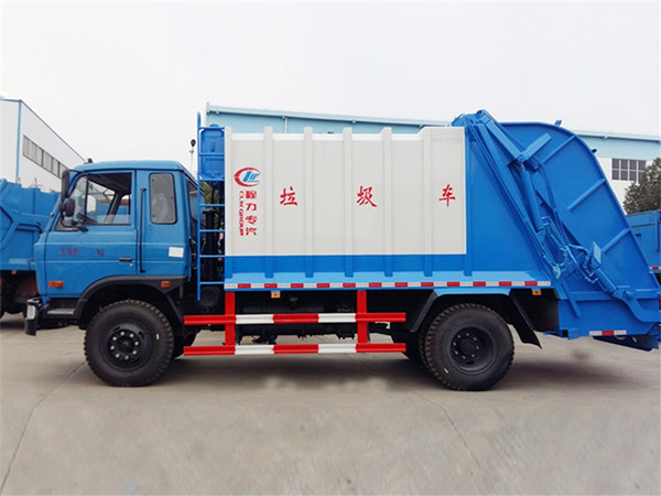 東風(fēng)10方壓縮式垃圾車(chē)