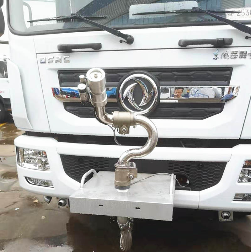 東風(fēng)D9灑水車加裝自動(dòng)水炮
