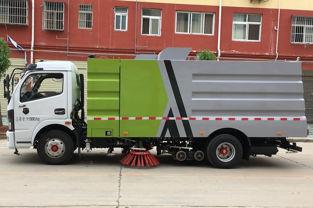 國(guó)六東風(fēng)5噸洗掃車(chē)
