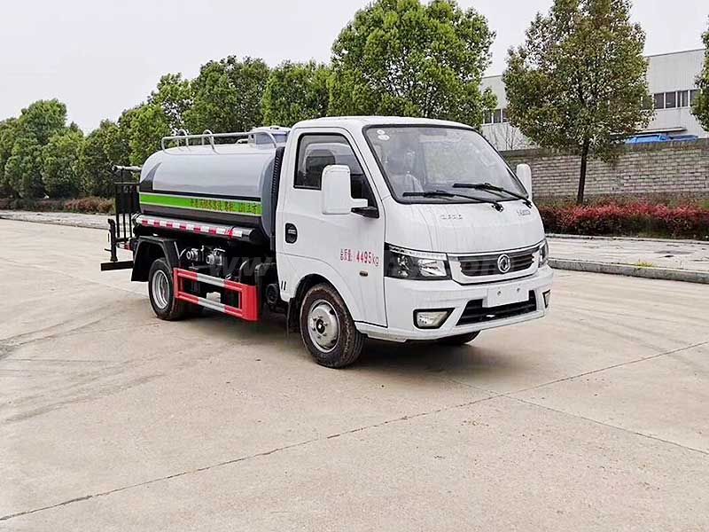 東風(fēng)途逸藍(lán)牌灑水車(chē)