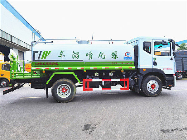 國(guó)六12噸東風(fēng)多利卡D9灑水車