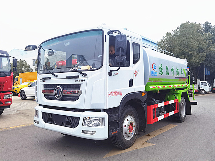 東風(fēng)多利卡D9霧炮灑水車(chē)
