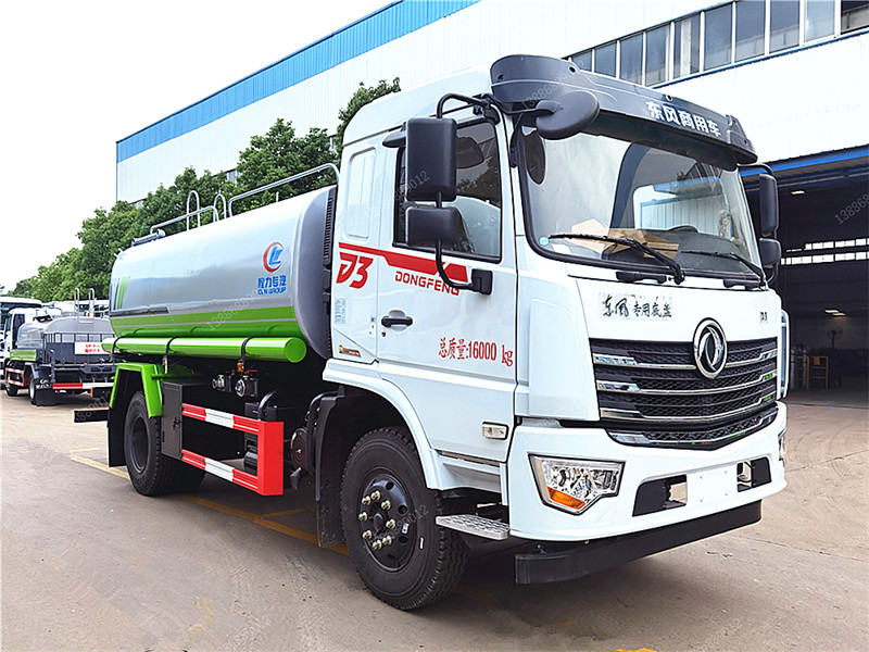 東風(fēng)新款專(zhuān)底D3灑水車(chē)